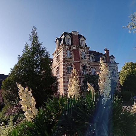 Residence Services Chateau Saint Pierre Oursin Vimont 外观 照片
